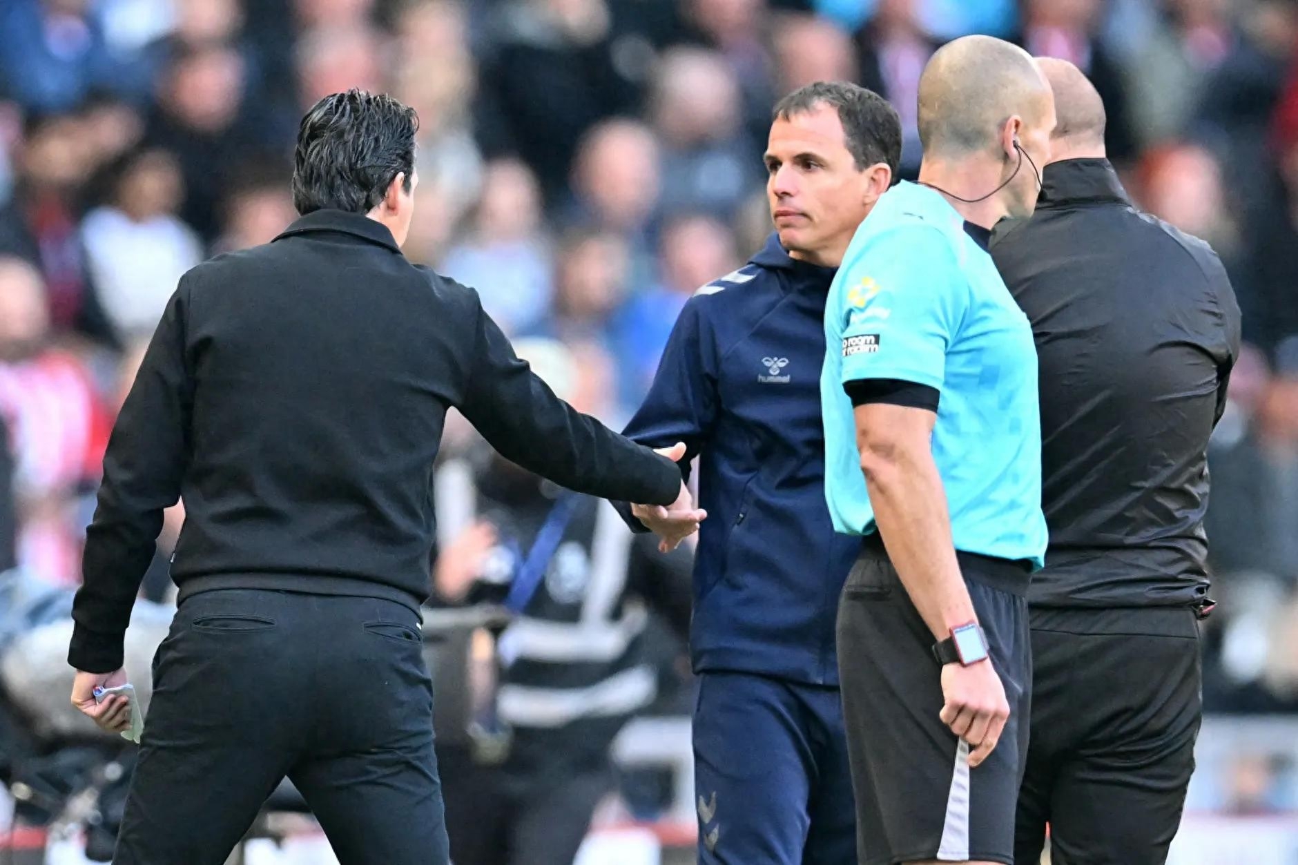 爱游戏娱乐 -德国杯转会期再迎强敌；罗马队长鼓劲；主帅态度——球迷炸锅；医务组通报恢复的简单介绍